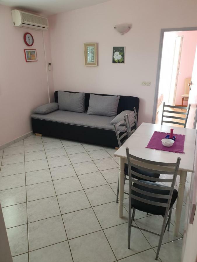 Apartments Martinovic By The Sea Kukljica Exterior photo